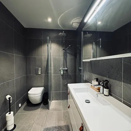 Exclusive And Cozy Area דירה
