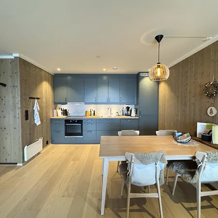 Exclusive And Cozy Area Apartment *
