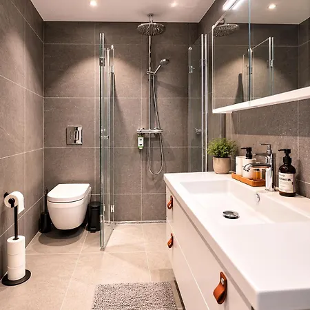 Exclusive And Cozy Area Apartment *